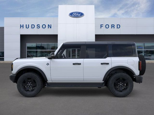 2025 Ford Bronco Outer Banks photo 2