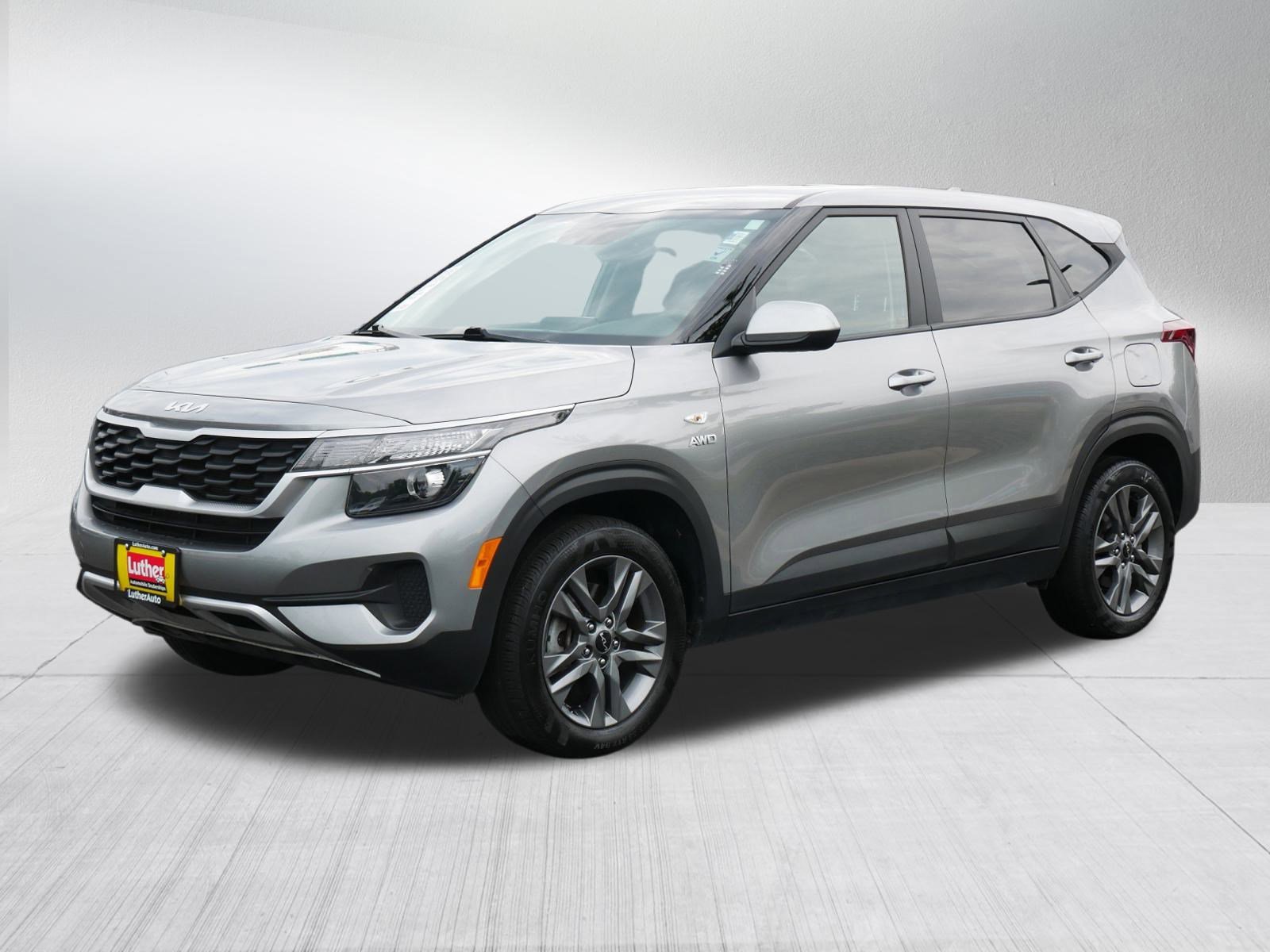 2023 Kia Seltos LX photo 3