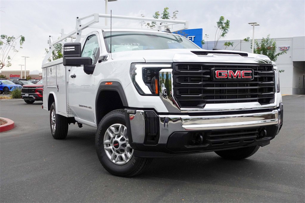 2025 GMC Sierra 2500HD Pro's photo