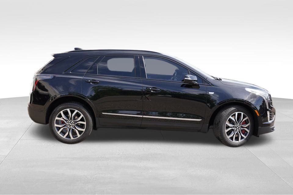 2023 Cadillac XT5 Sport photo 4