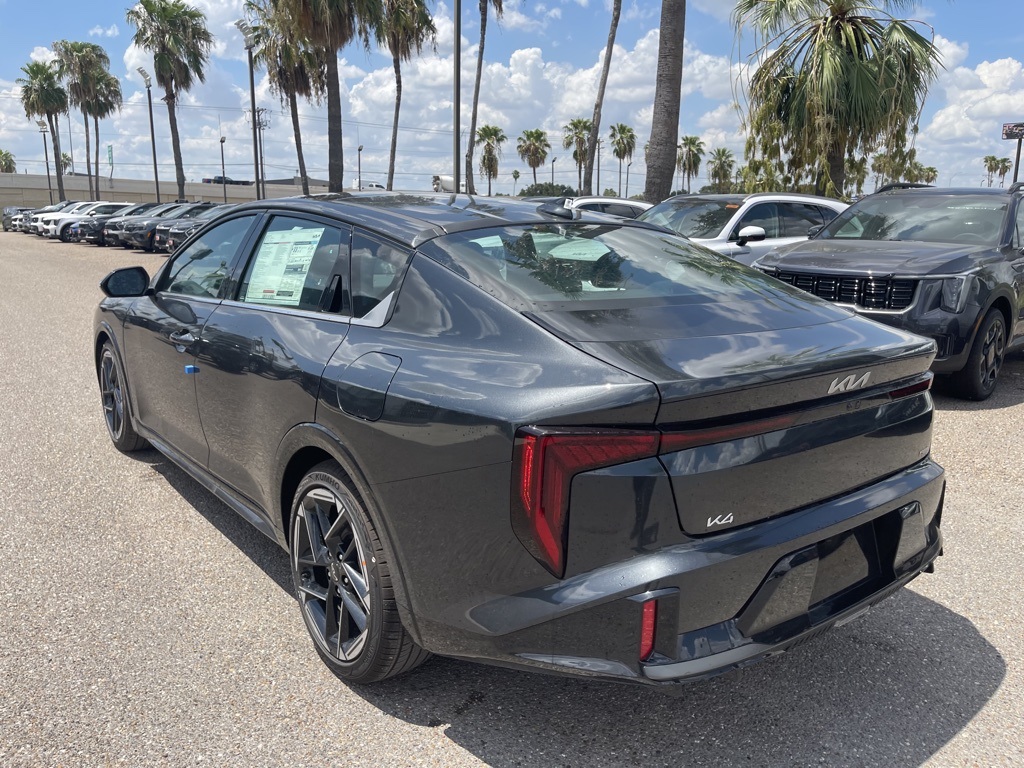 2025 Kia K4 GT-Line photo 4