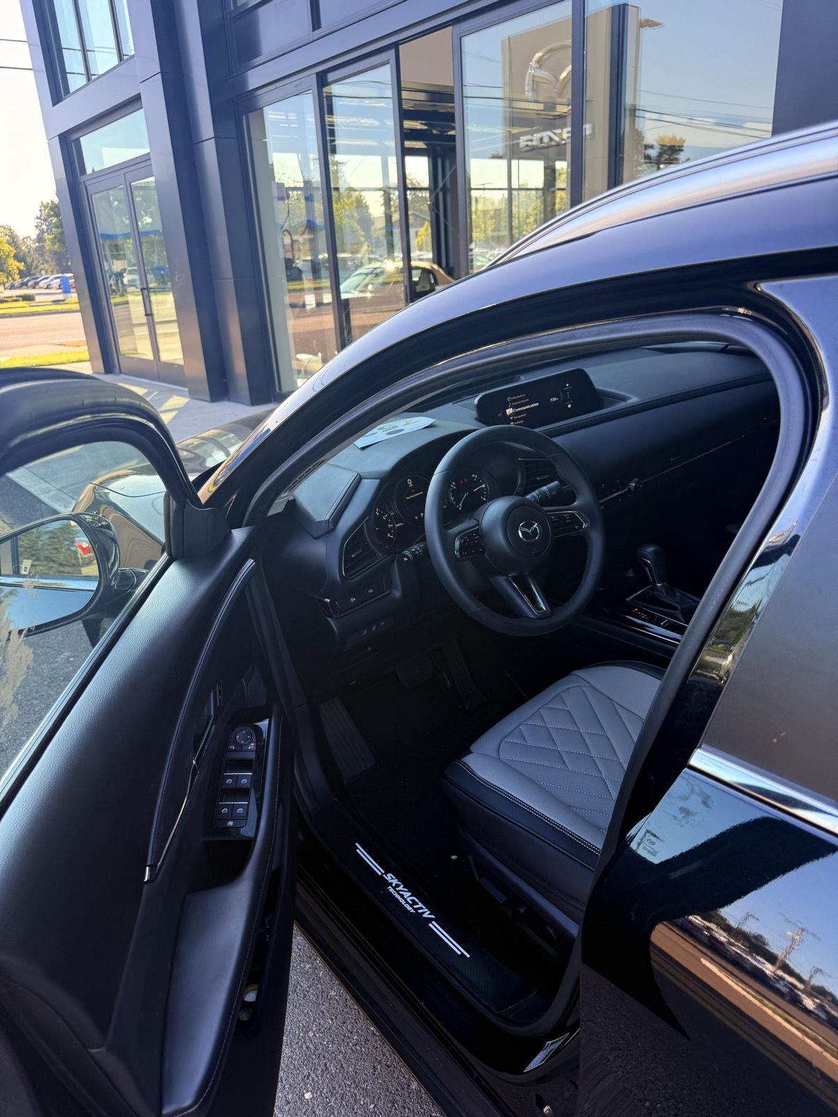 2024 Mazda CX-30 2.5 S Preferred photo 9