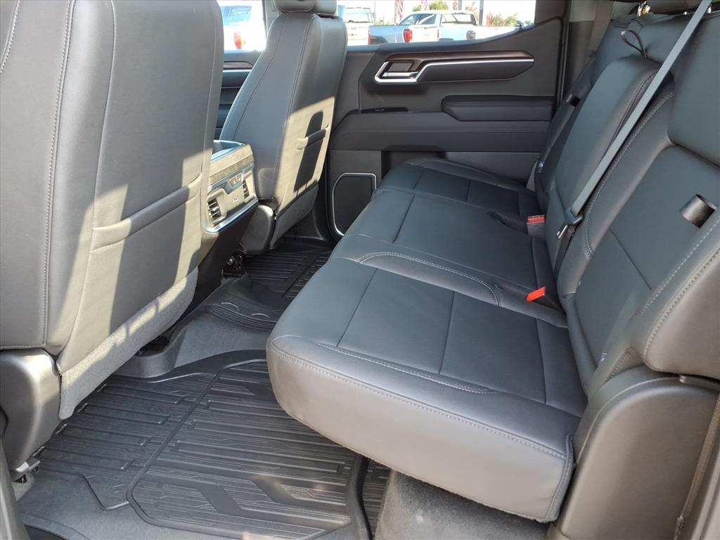 2026 Gmc Sierra 1500 SLT photo 4