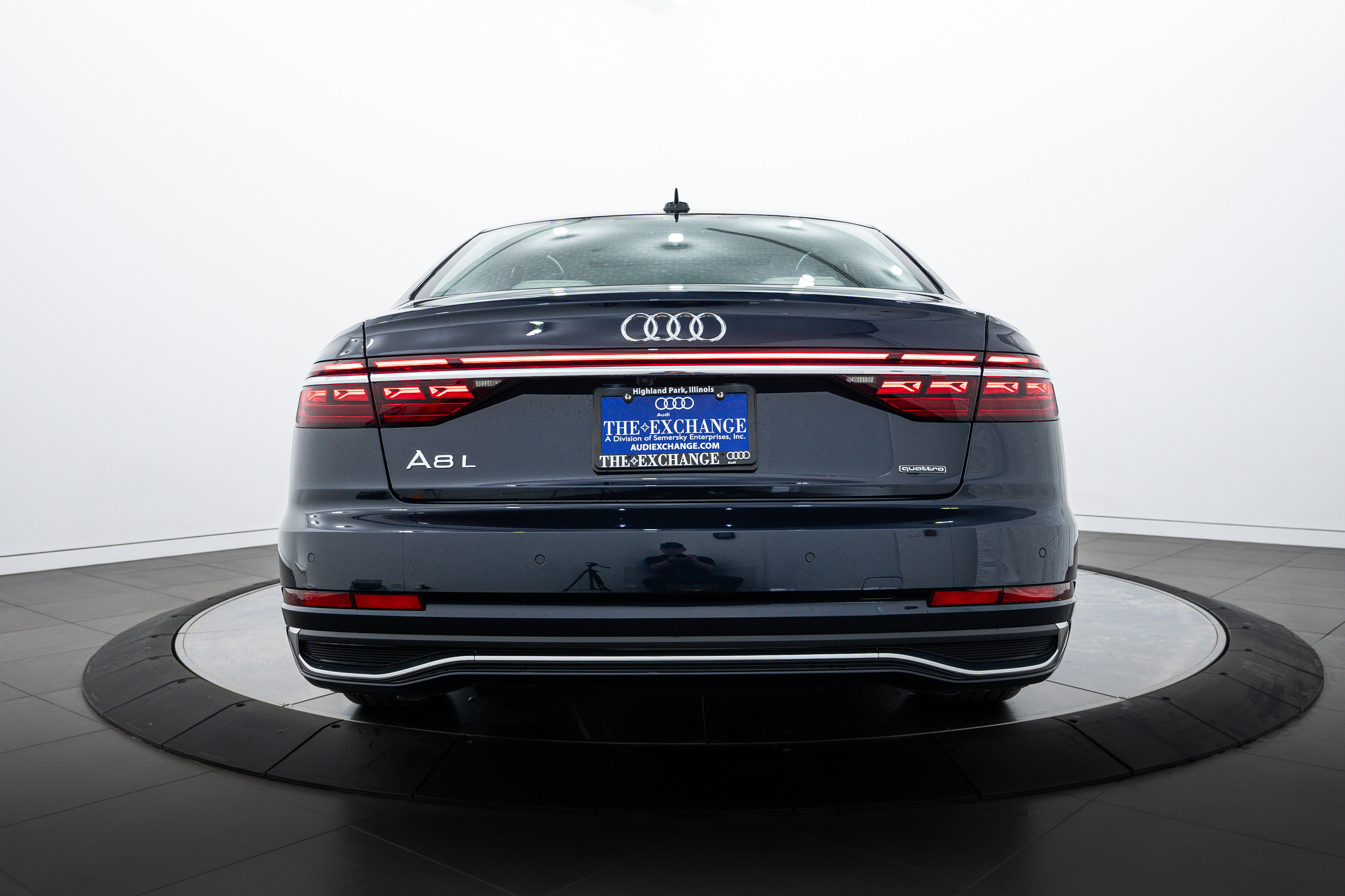 2025 Audi A8 L 55 photo 11