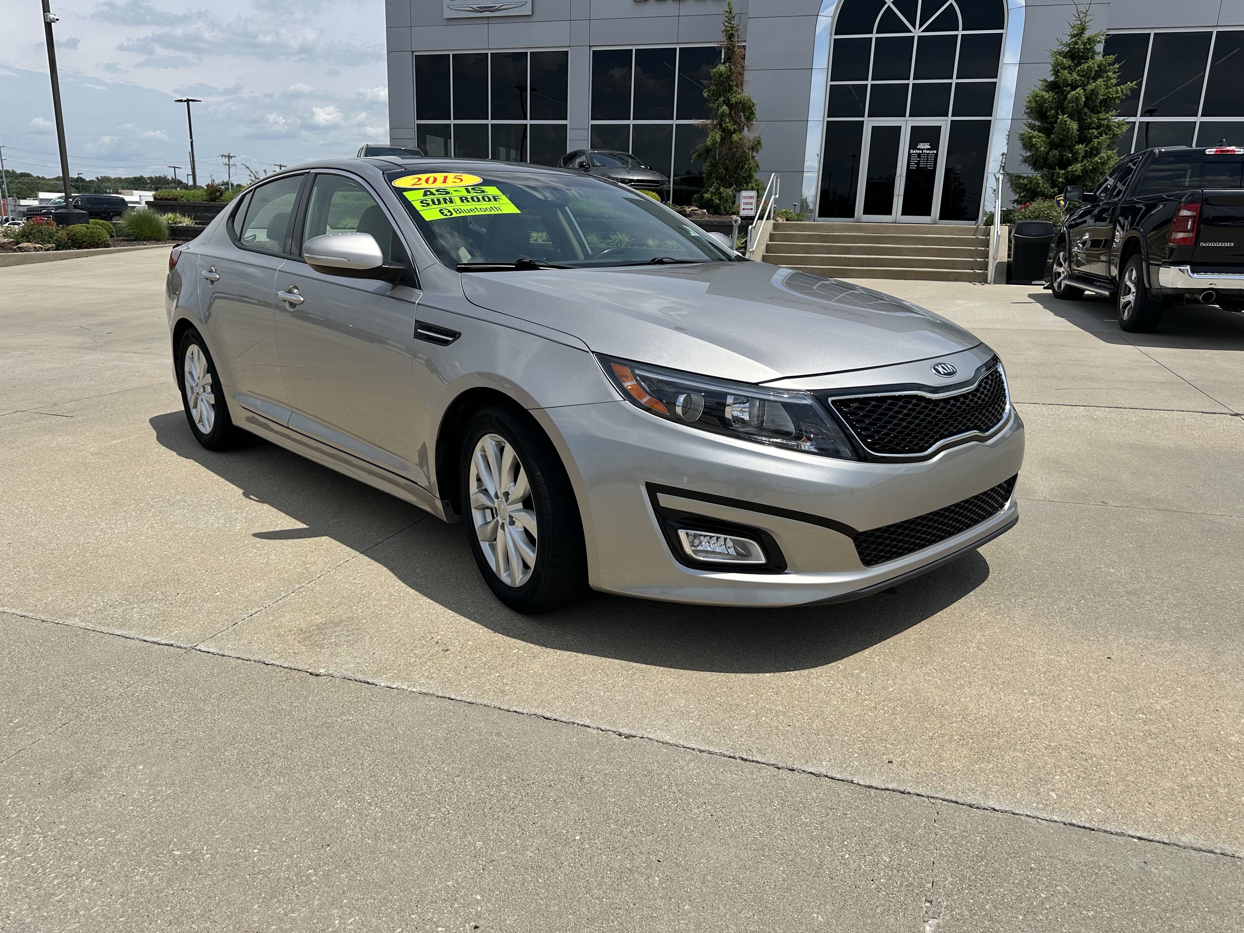 Used 2015 Kia Optima EX with VIN 5XXGN4A70FG431996 for sale in Vincennes, IN