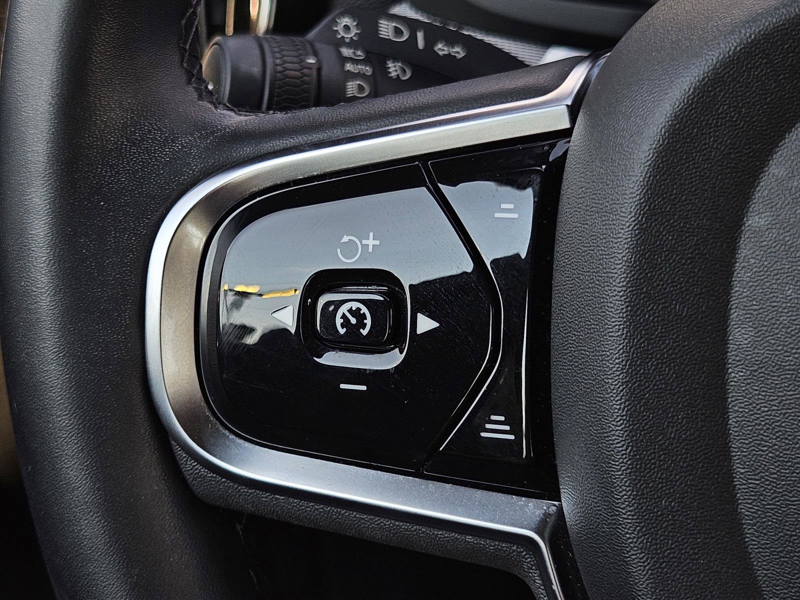 2024 Volvo S60 B5 AWD Plus Black Edition photo 12