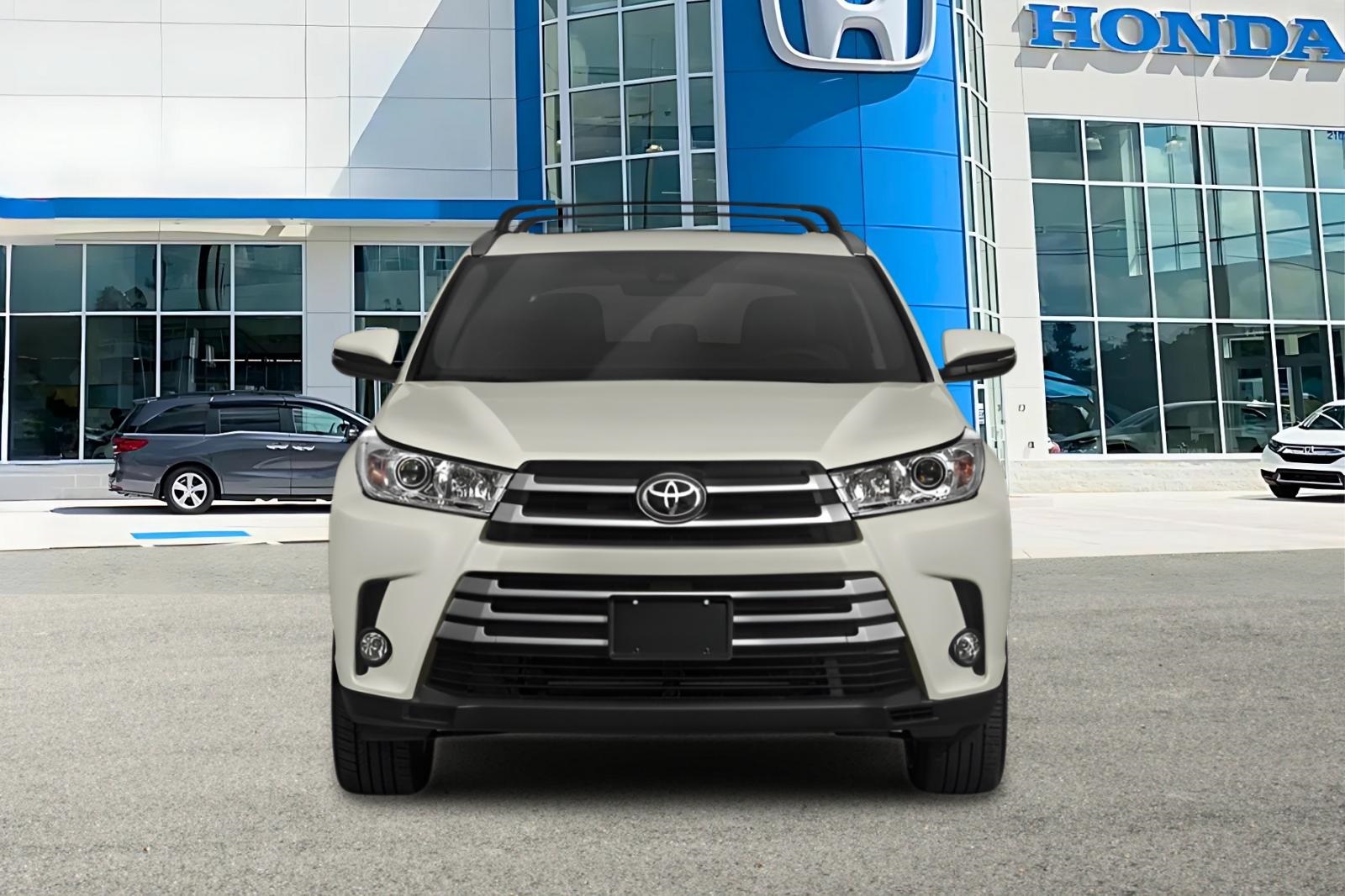 2017 Toyota Highlander XLE photo 3