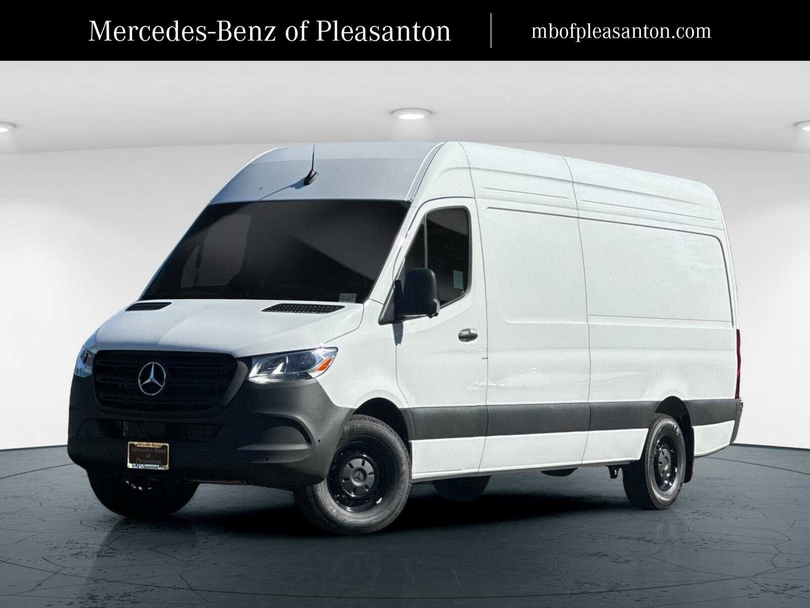 2026 Mercedes-Benz Sprinter Cargo Van Base's photo
