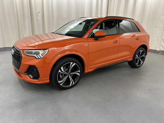 2023 Audi Q3 Premium Plus S line photo 2