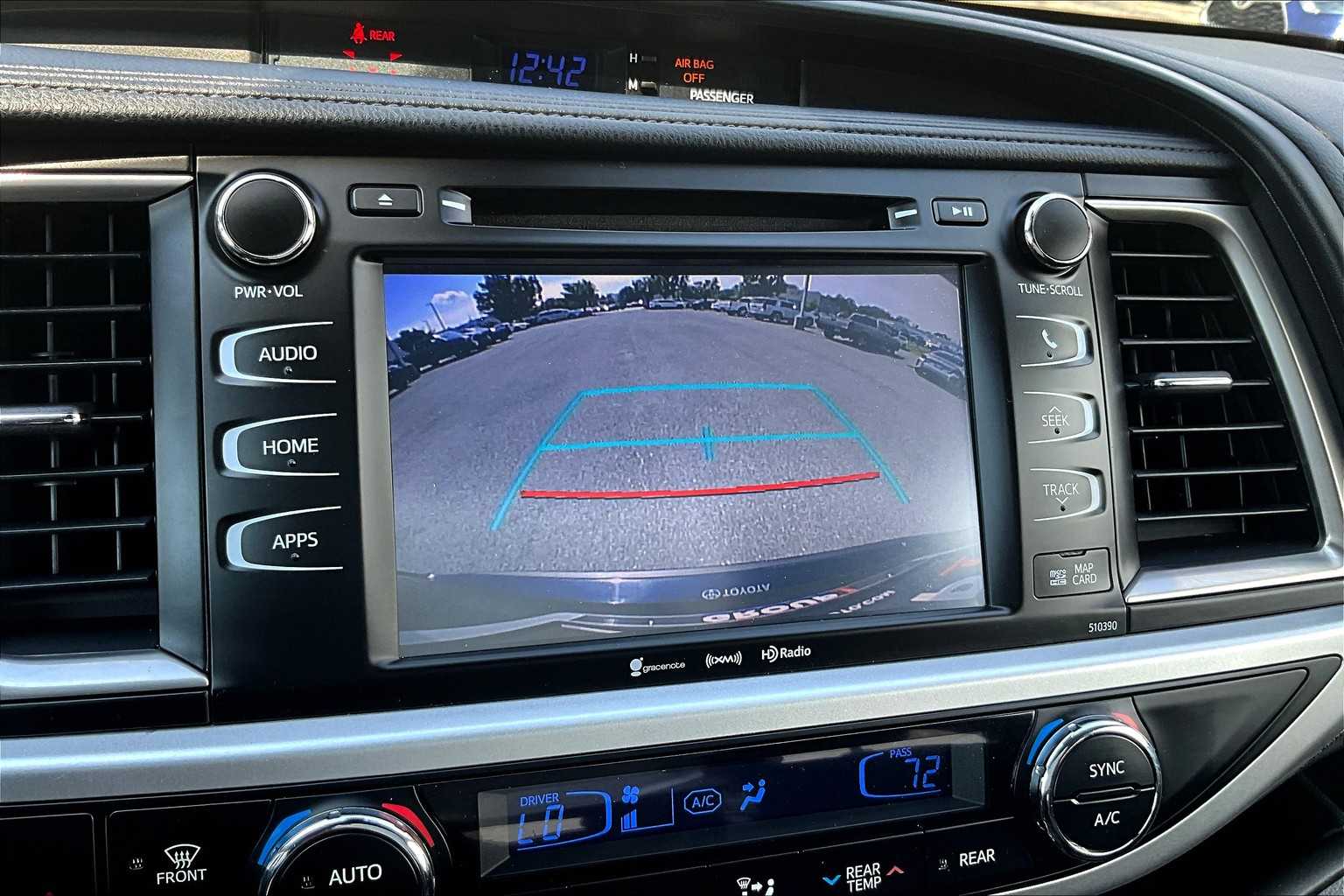 2019 Toyota Highlander SE photo 25