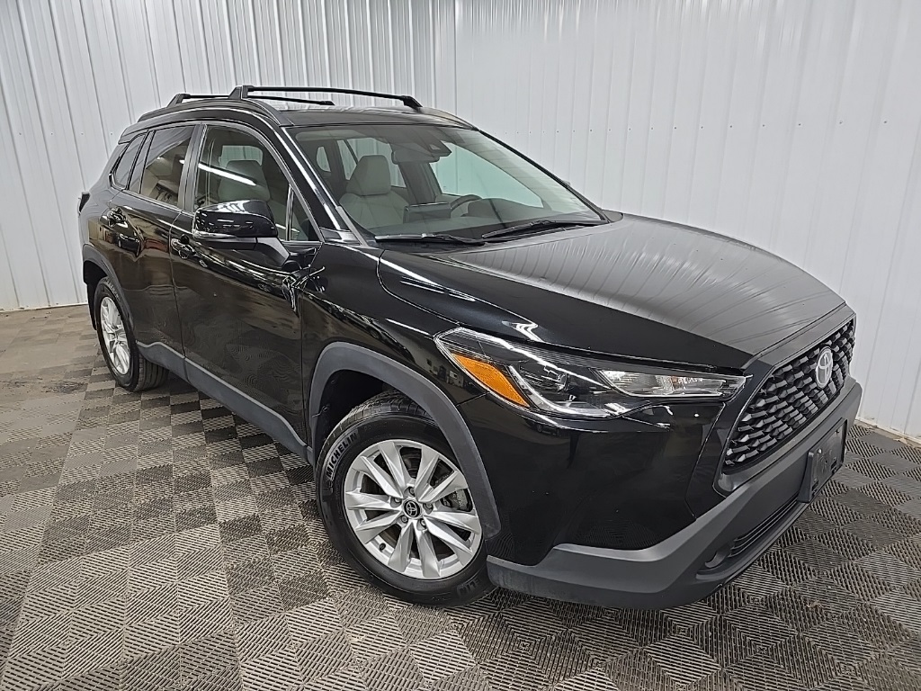 2022 Toyota Corolla Cross LE photo 7