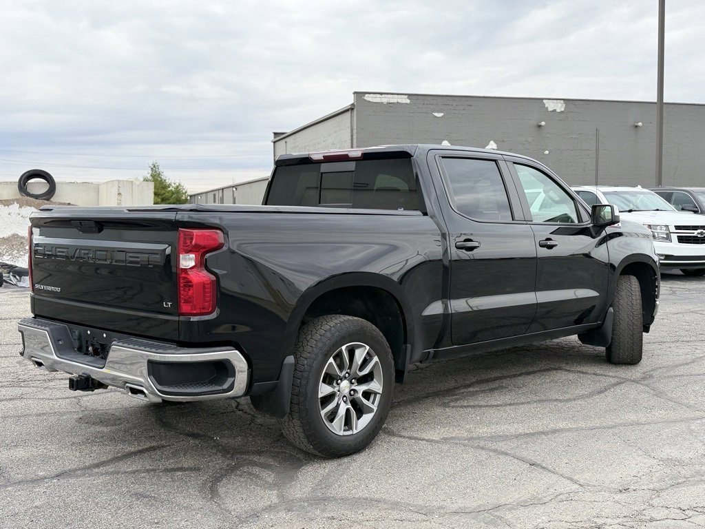 2021 Chevrolet Silverado 1500 LT photo 2
