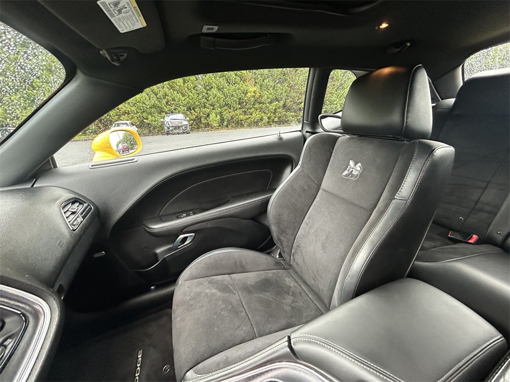 2017 Dodge Challenger R/T photo 18