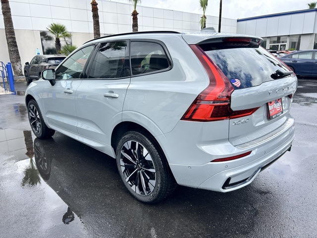 2026 Volvo XC60 B5 Plus photo 4