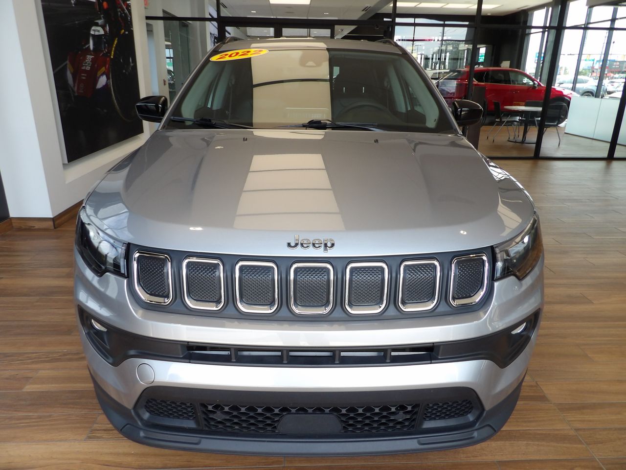 2022 Jeep Compass Latitude photo 2