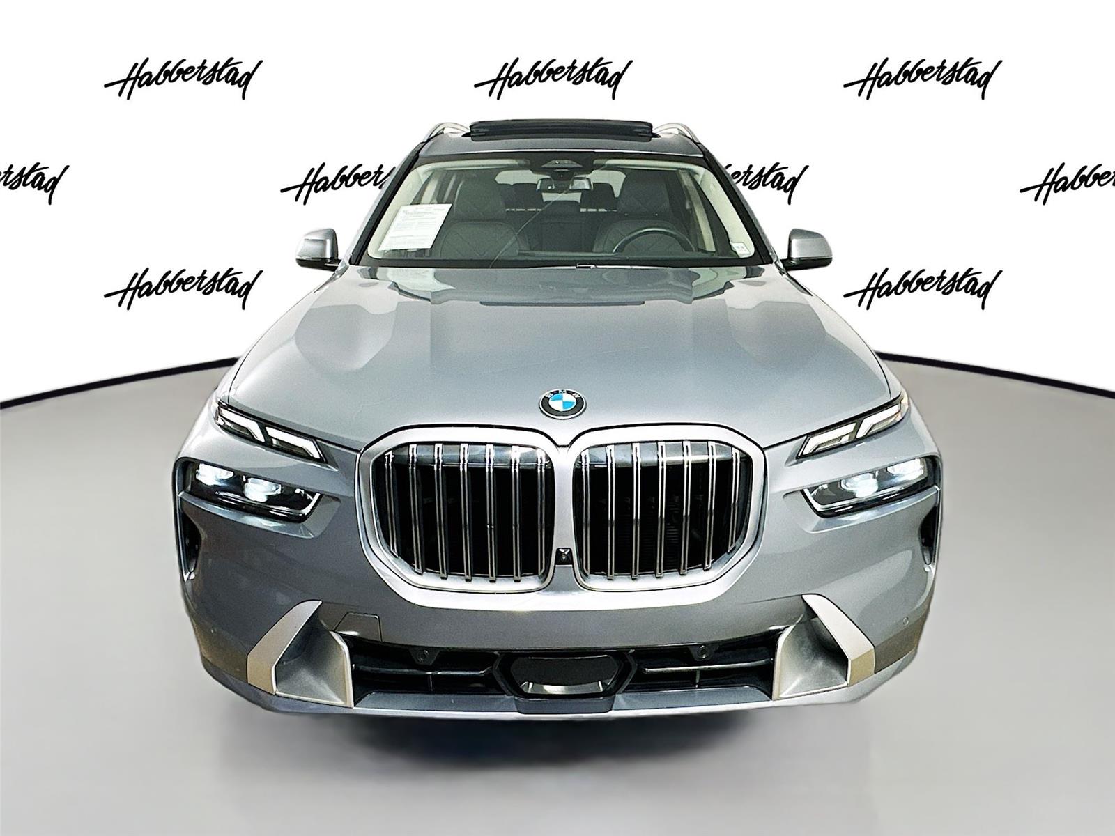 Used 2024  BMW xDrive40i image 2