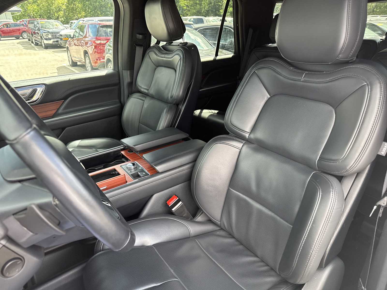 2024 Lincoln Navigator Premiere photo 18