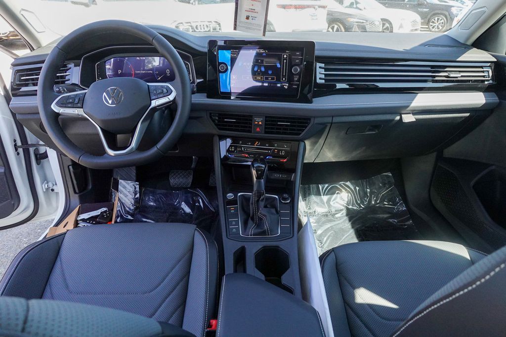 2025 Volkswagen Jetta 1.5T SEL photo 24