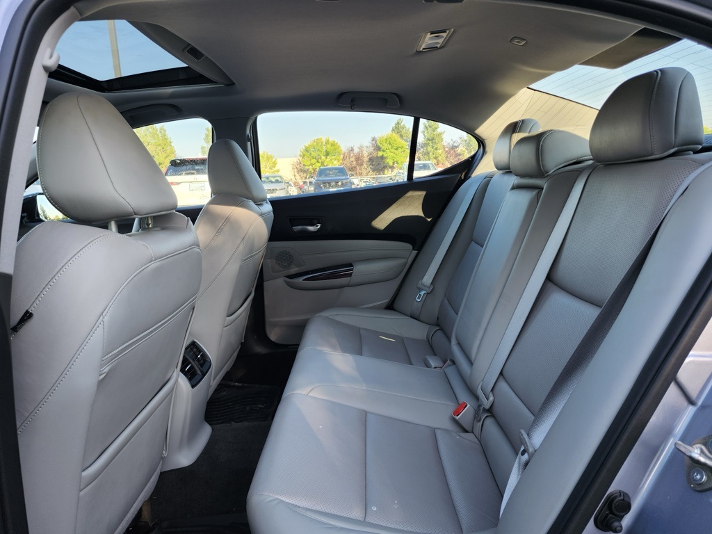 2015 Acura TLX Technology photo 17