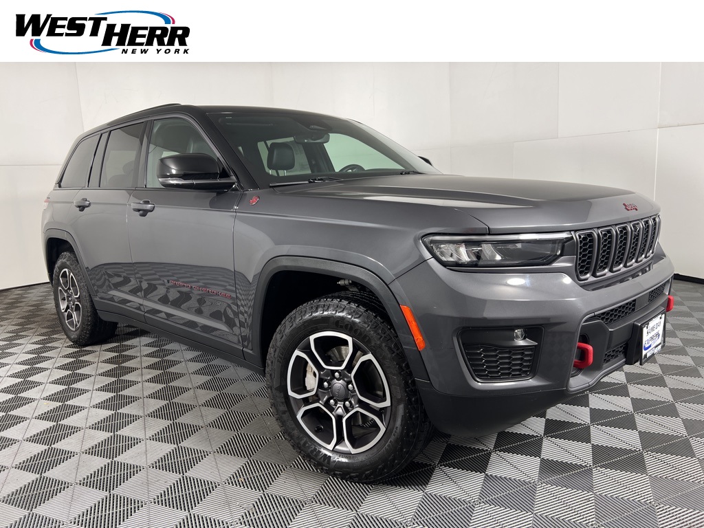 2022 Jeep Grand Cherokee Trailhawk's photo