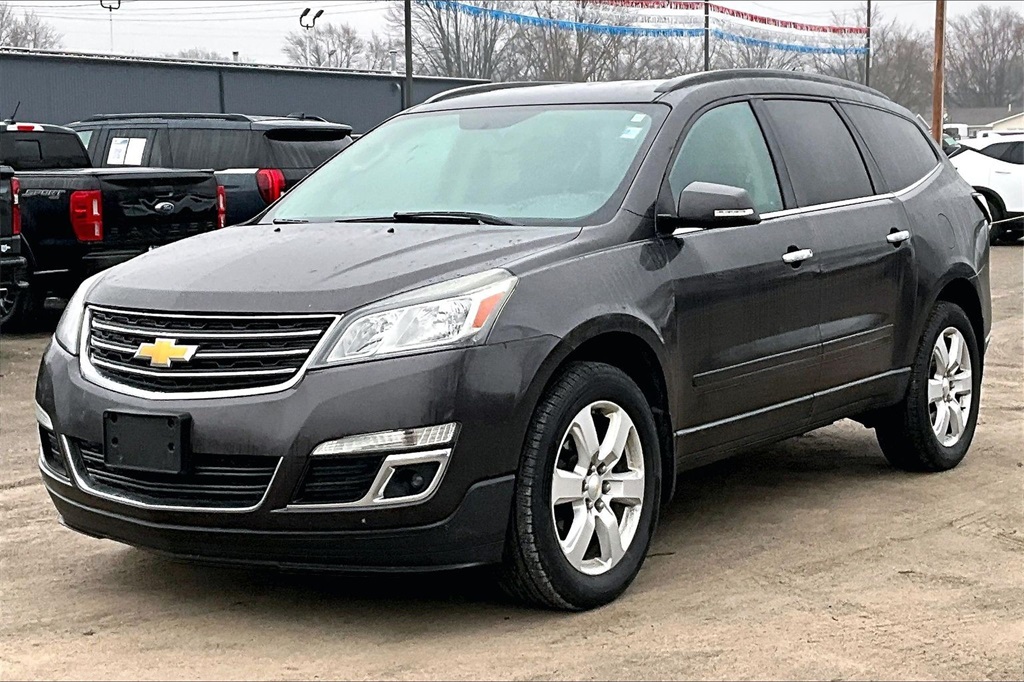 Used 2017 Chevrolet Traverse 1LT with VIN 1GNKRGKD4HJ319034 for sale in Van Wert, OH