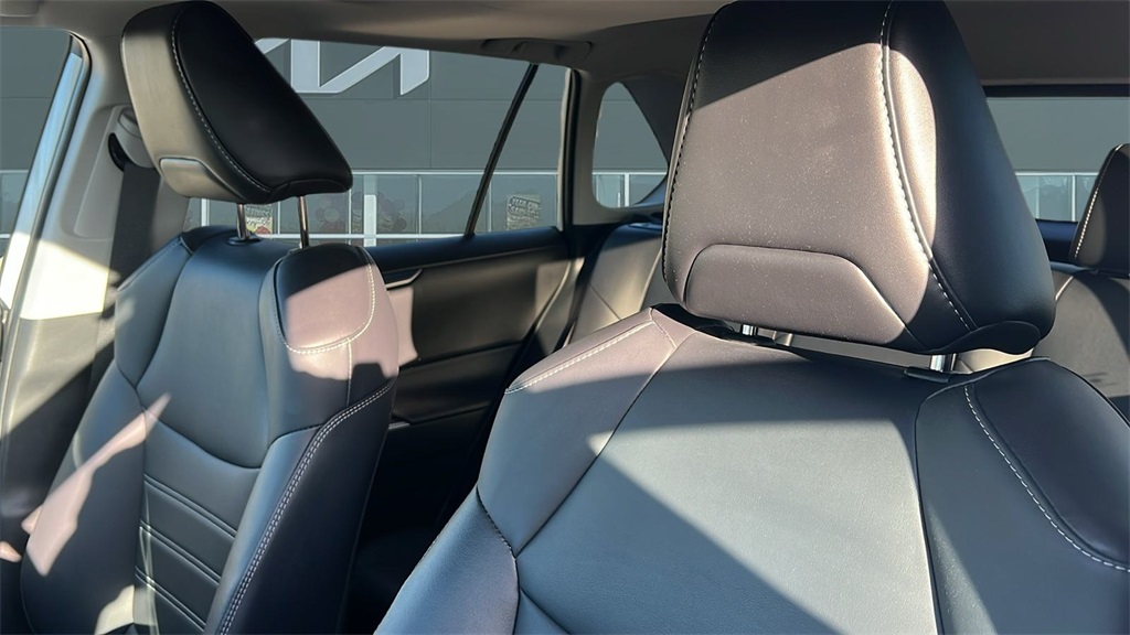 2024 Toyota RAV4 XLE Premium photo 9
