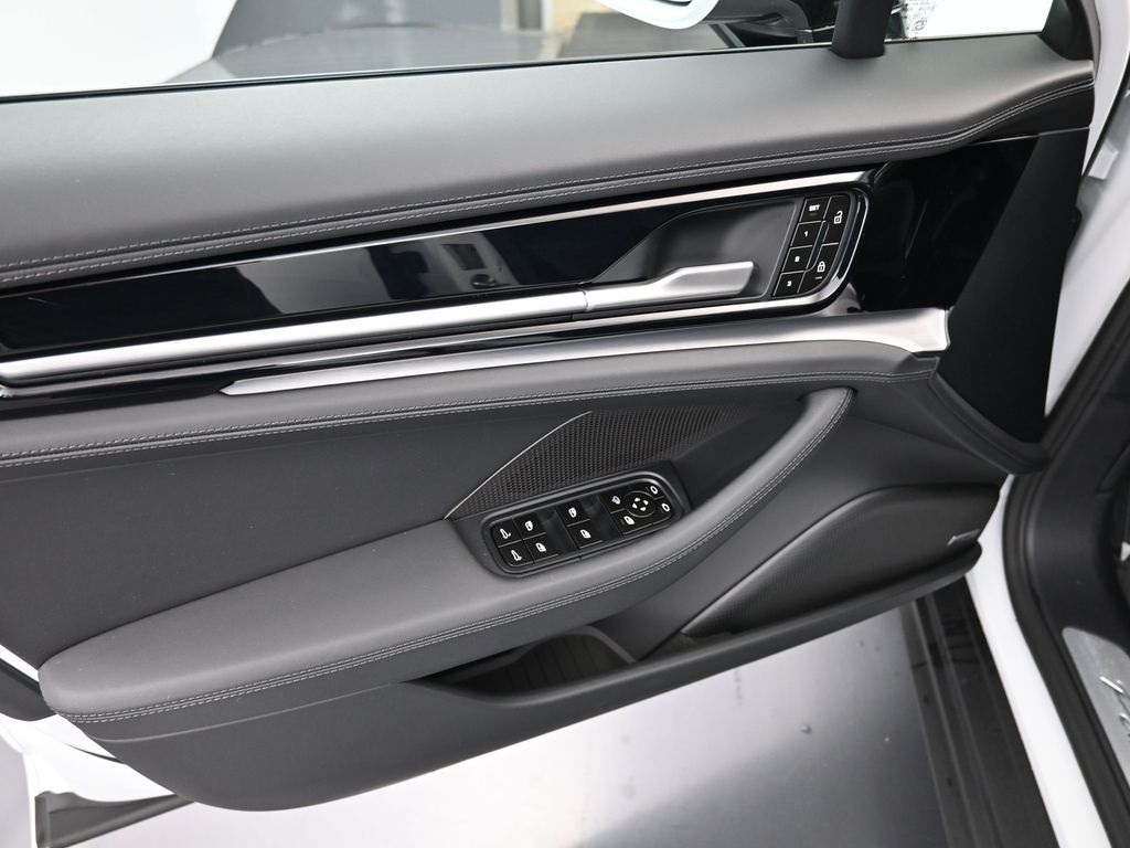 2025 Porsche Panamera 4 photo 20