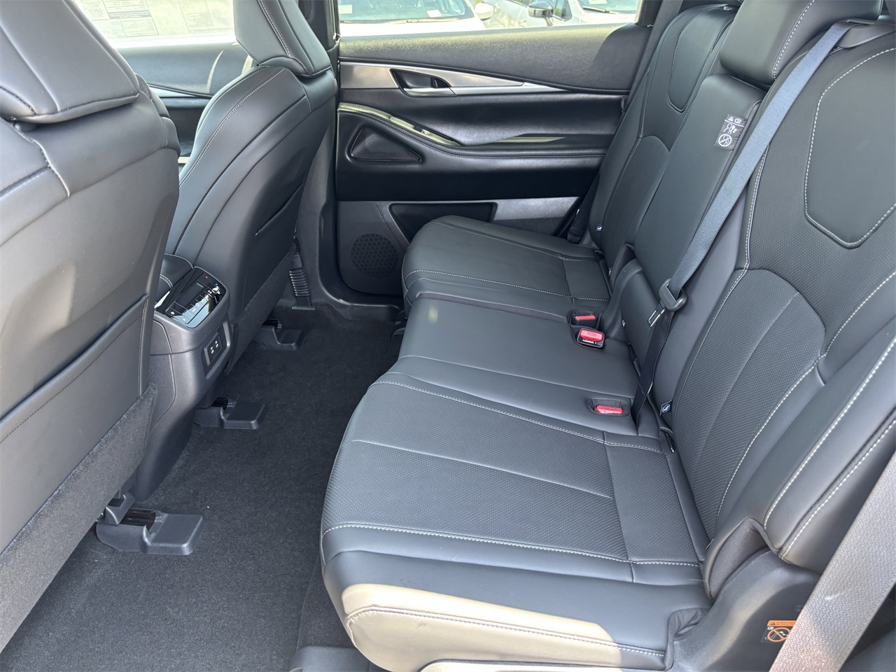 2026 Infiniti QX60 Pure photo 14