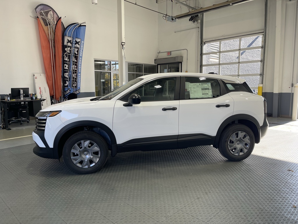 2026 Nissan Kicks S photo 4