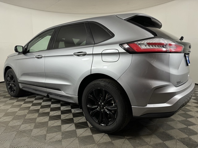 2023 Ford Edge SE photo 4