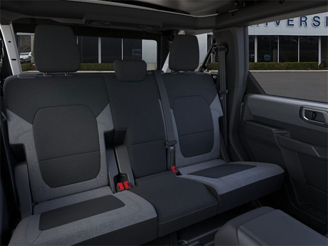 2025 Ford Bronco Base photo 8