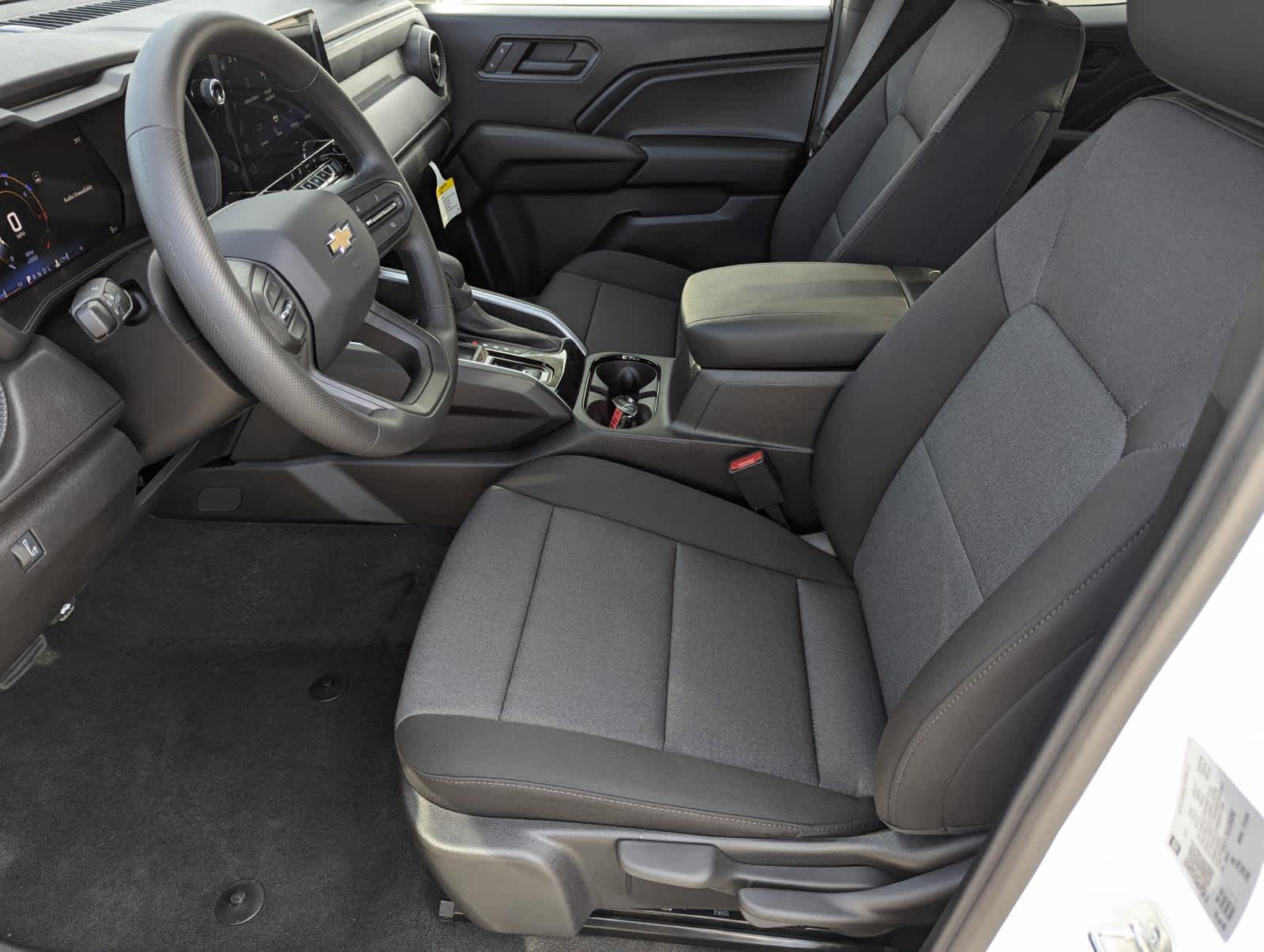 2025 Chevrolet Colorado LT photo 9