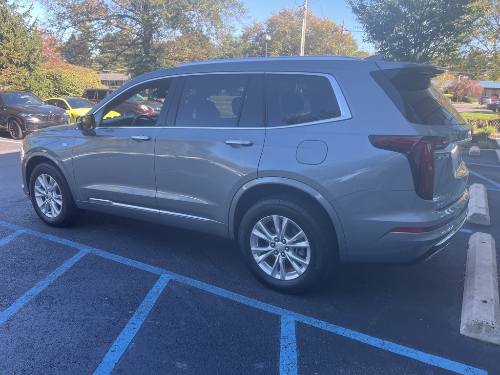 2023 Cadillac XT6 Luxury photo 3