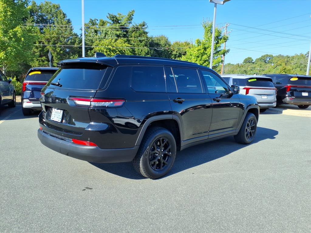 2024 Jeep Grand Cherokee Altitude photo 23