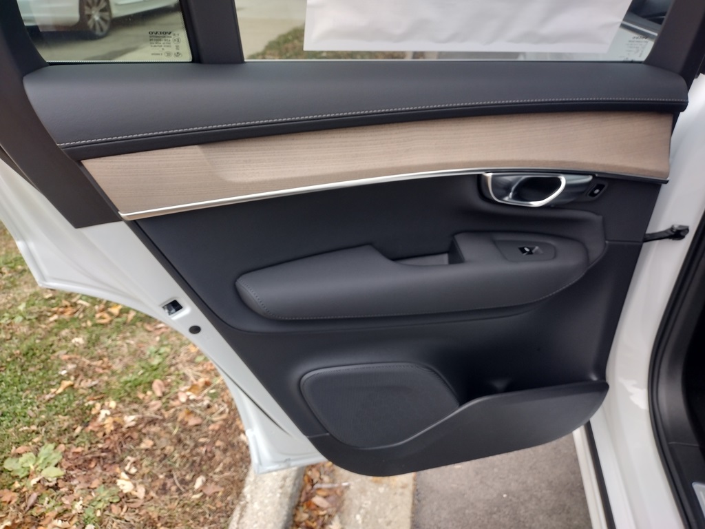 2026 VOLVO XC90 - Image 12