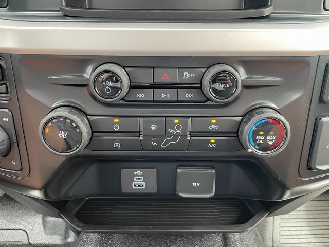 2025 Ford F-450 photo 21