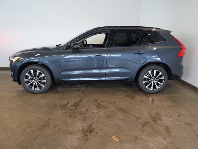 2025 Volvo XC60 B5 Core photo 3