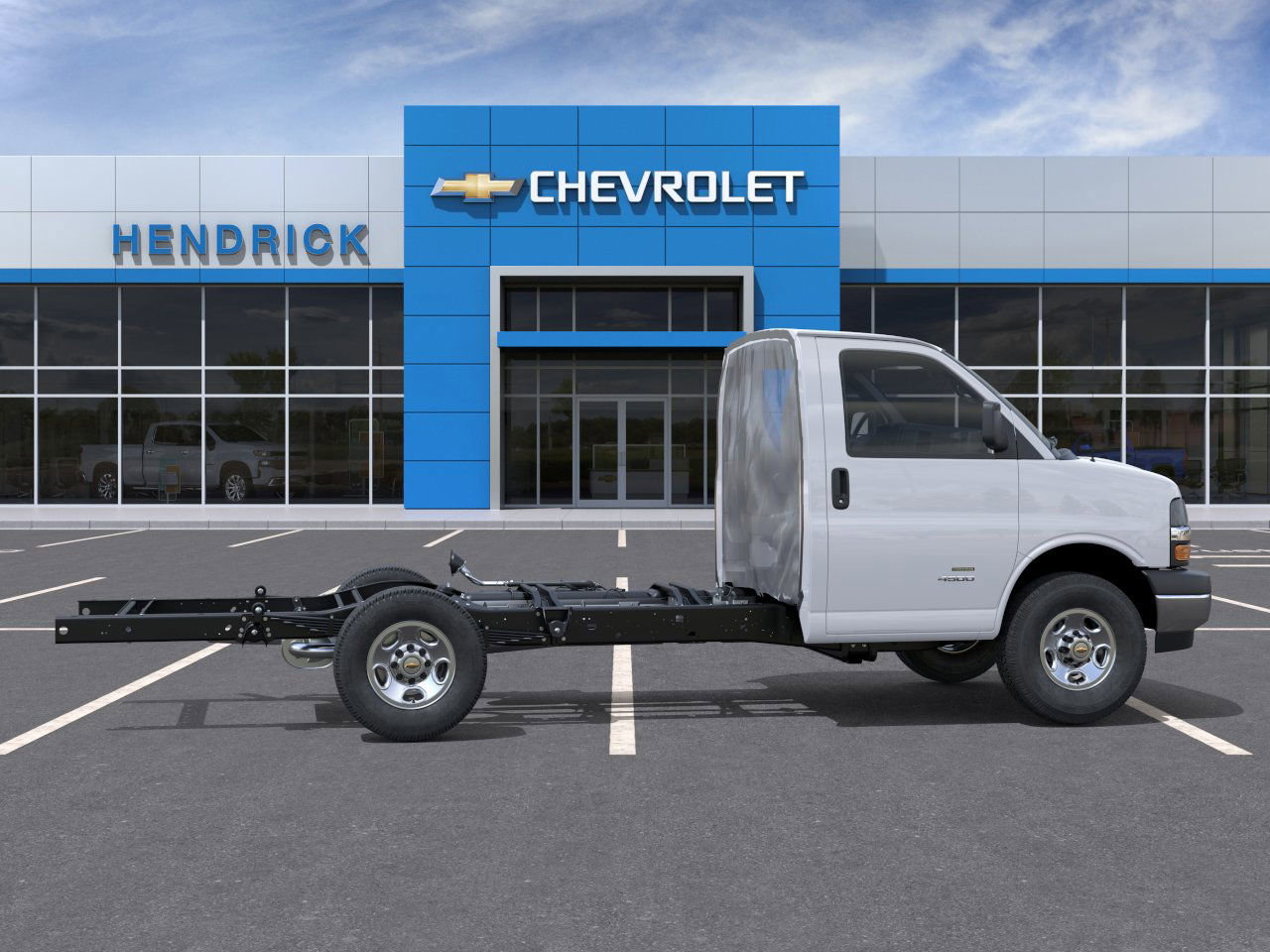 2025 Chevrolet Express Cutaway 3500 photo 4
