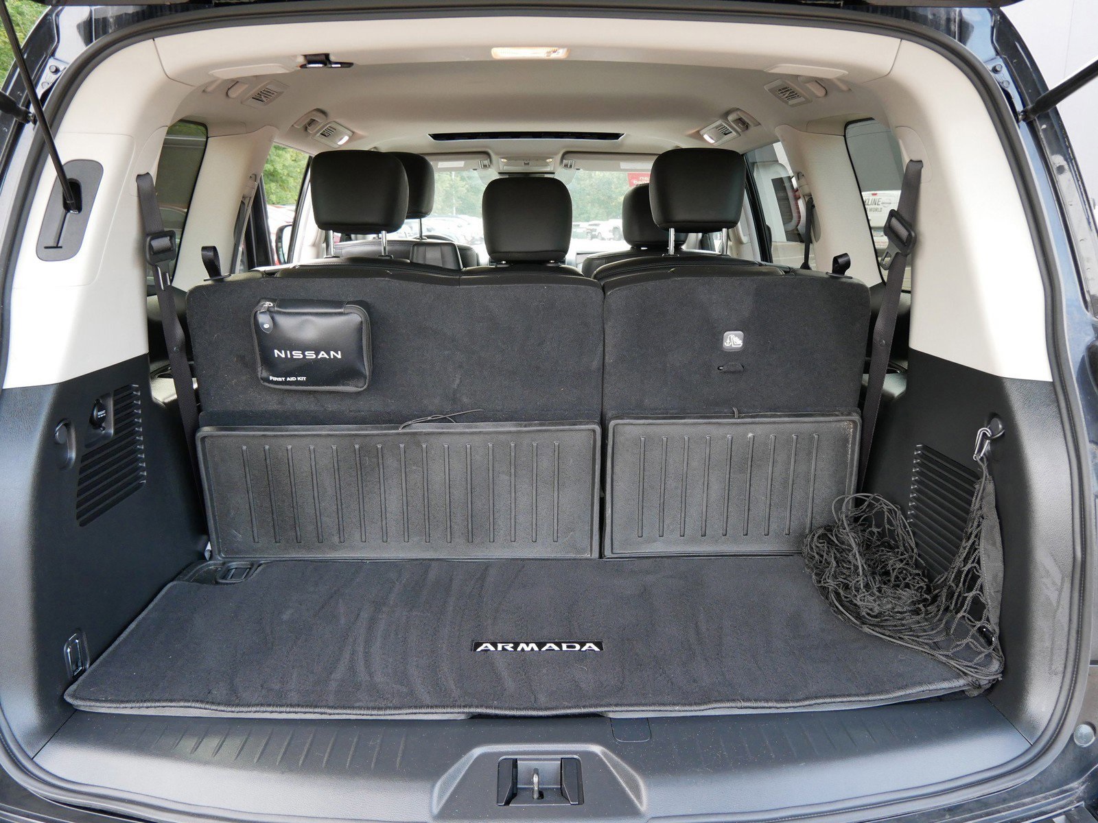 2024 Nissan Armada SL photo 11