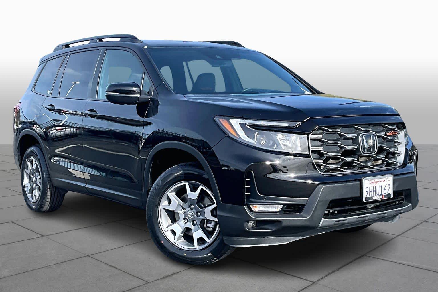 2023 Honda Passport TrailSport photo 2