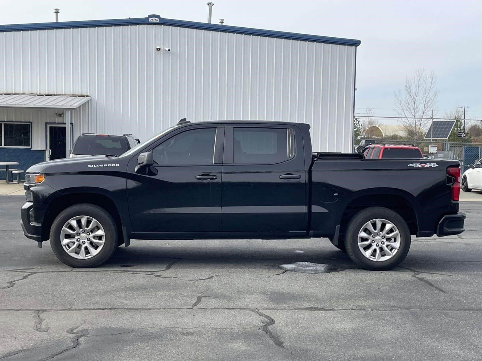 2021 Chevrolet Silverado 1500 Custom photo 2