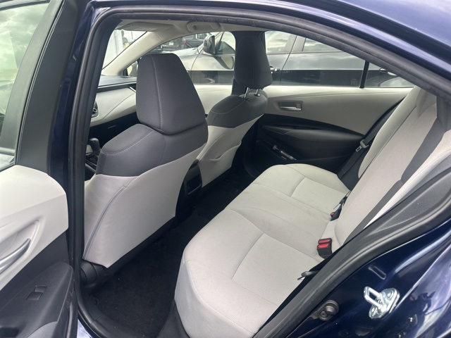 2021 Toyota Corolla LE photo 3