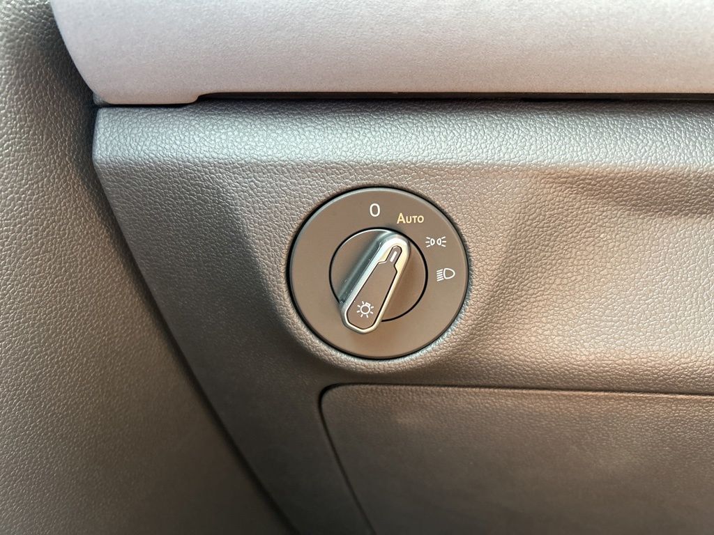 2025 Volkswagen Jetta 1.5T SE photo 23