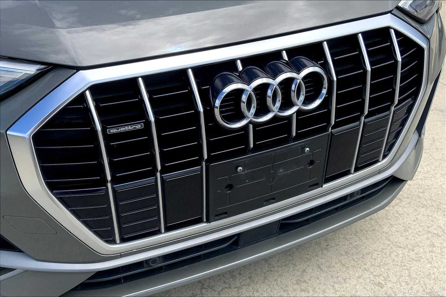 2021 Audi Q3 S line Premium photo 29