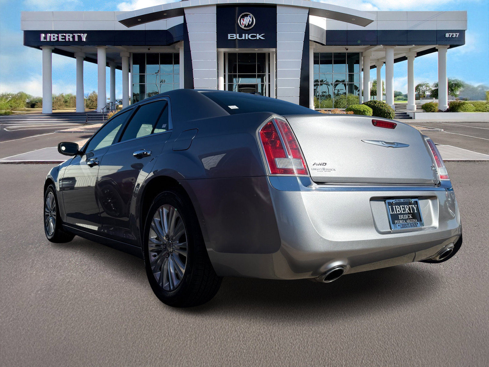 2013 Chrysler 300 photo 3