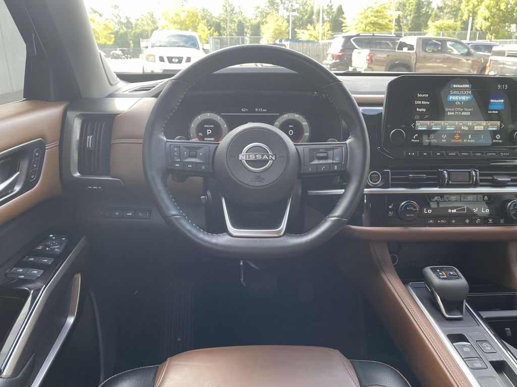 2024 Nissan Pathfinder Platinum photo 12