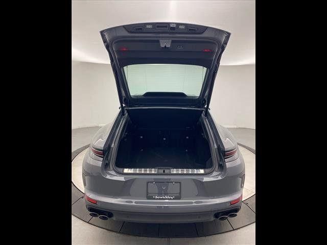2025 Porsche Panamera 4 photo 7