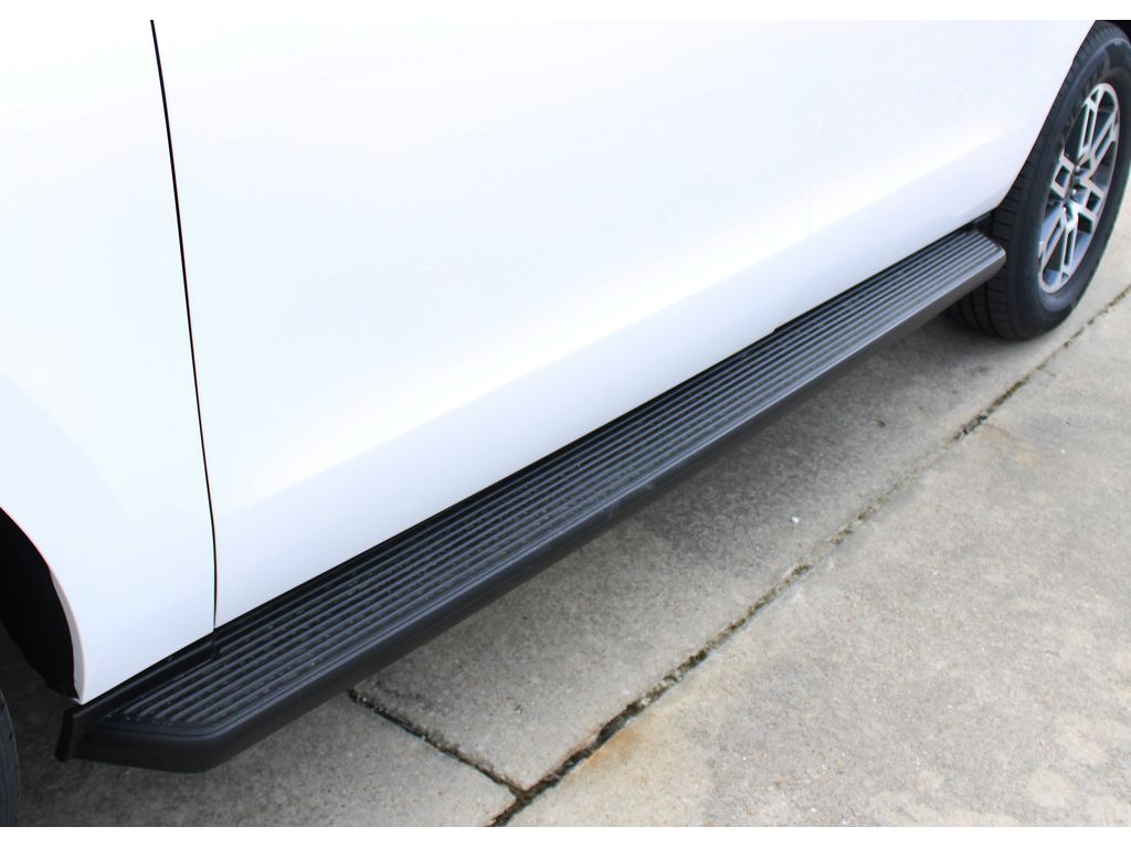 2025 Ford Expedition MAX photo 3