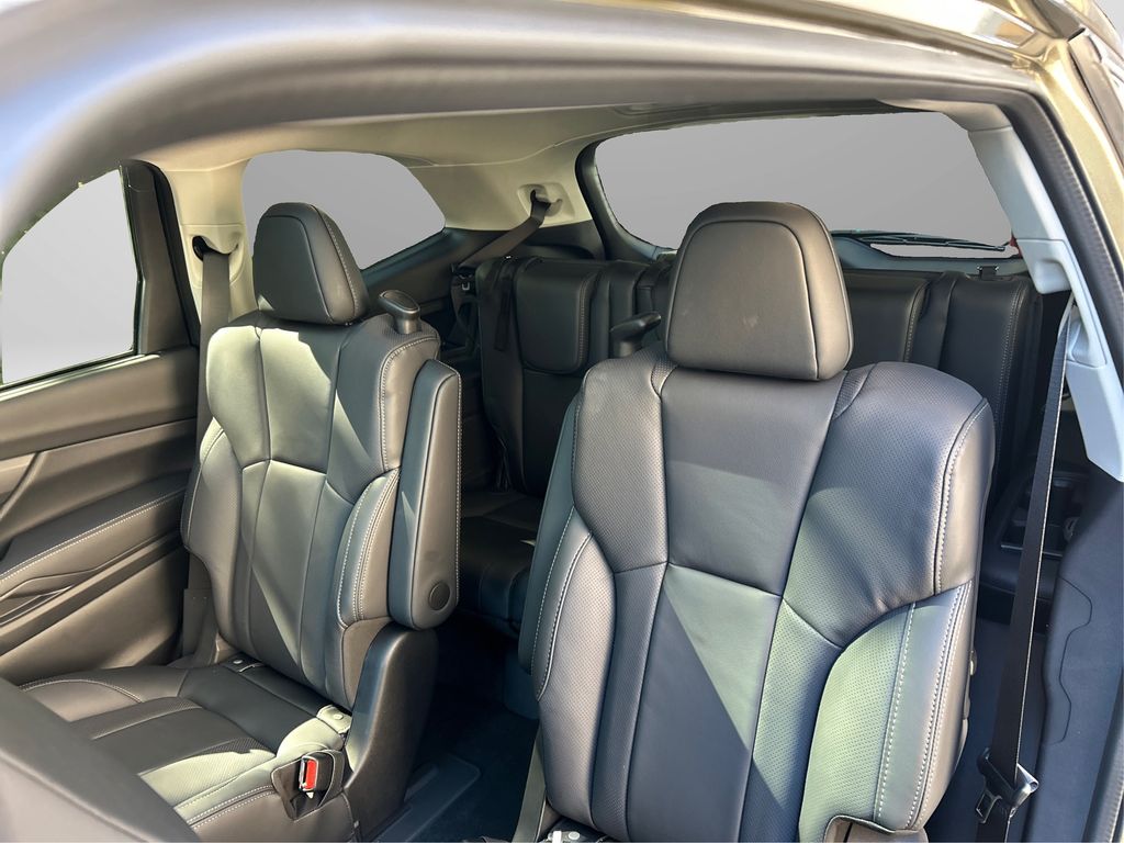 2025 Subaru Ascent Limited photo 18
