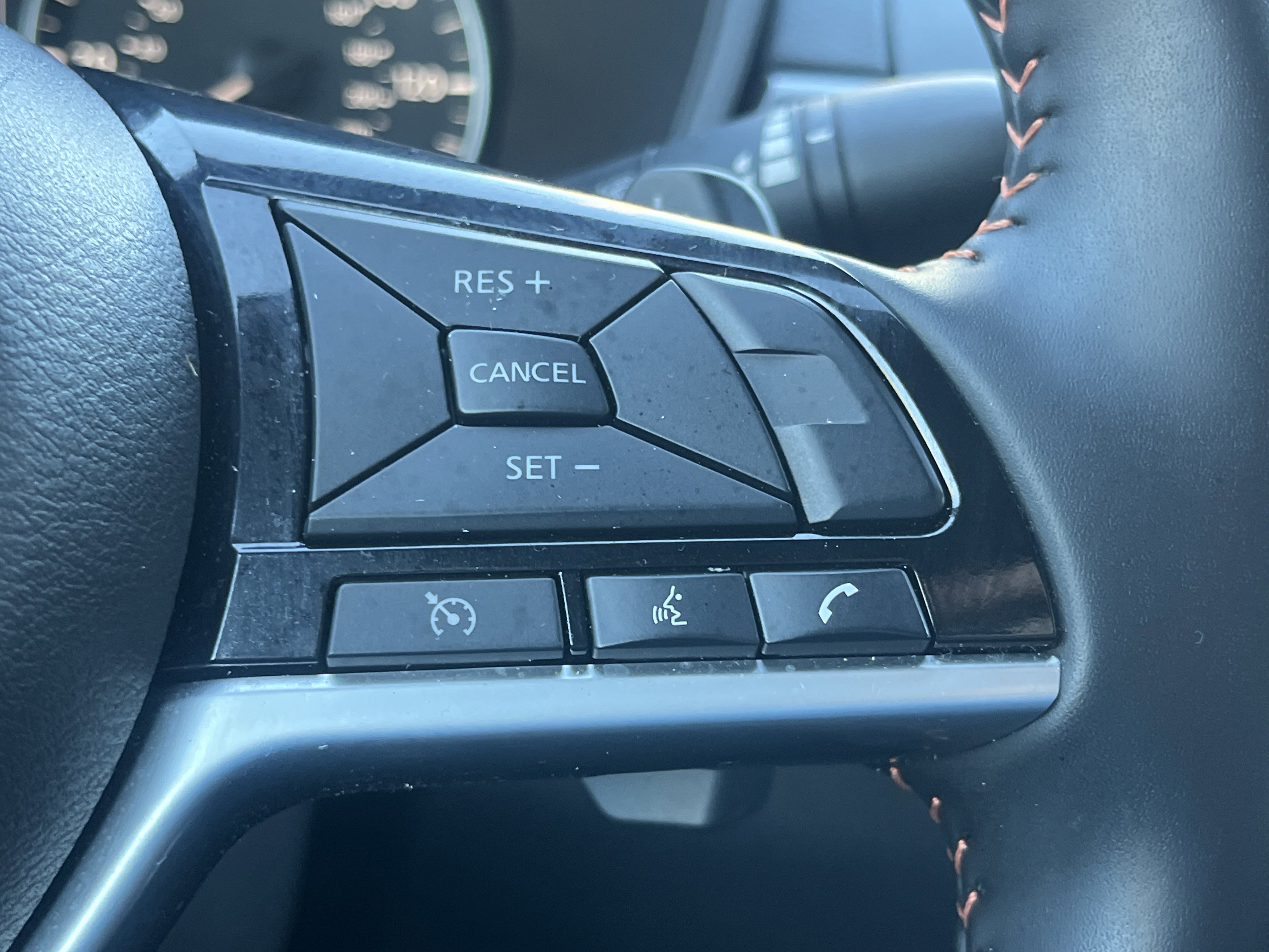 2025 Nissan Altima SR photo 3